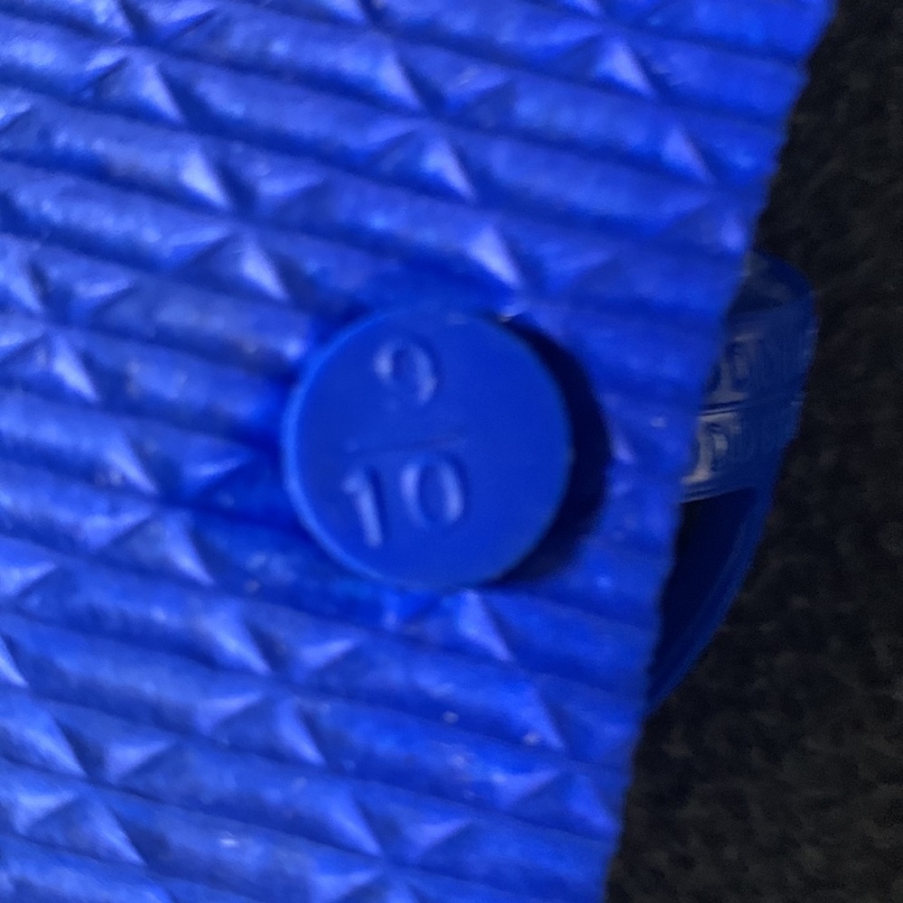 Boys blue sandals.  Adjustable straps.  Size large (8-10) - Picture 3 of 5